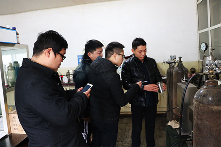 新員工進(jìn)廠實(shí)習(xí)--實(shí)驗(yàn)室、倉庫、車間參觀學(xué)習(xí)